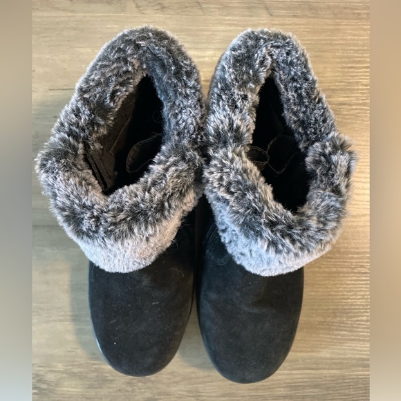 Khombu, faux fur cuff, leather upper, black ankle snow boot size 7 women’s - Picture 4 of 11